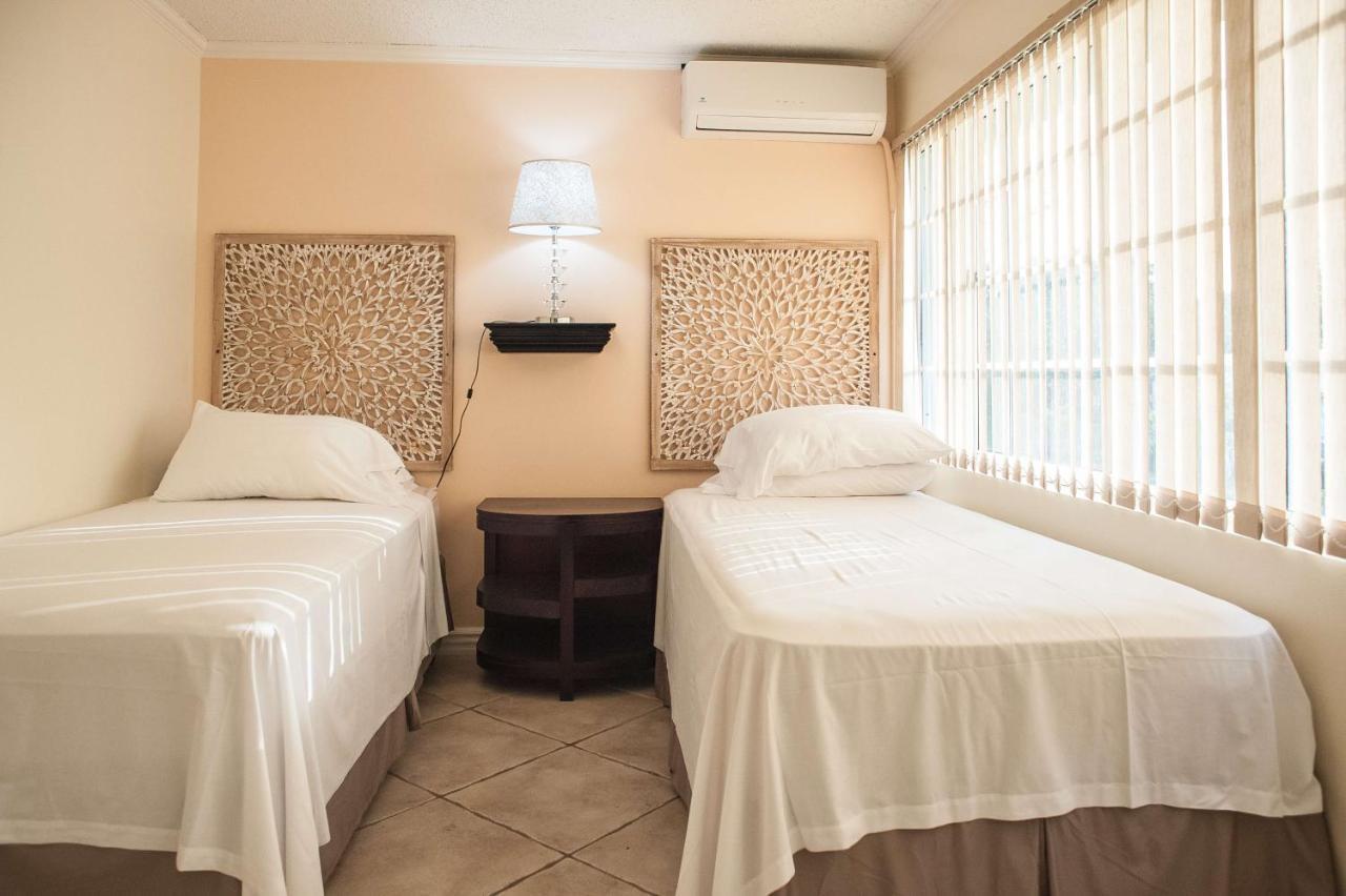 Seawind Beach Apartments Montego Bay Exterior photo