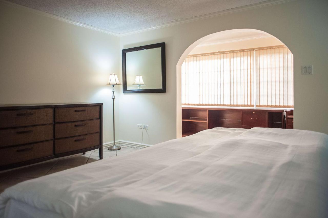 Seawind Beach Apartments Montego Bay Exterior photo